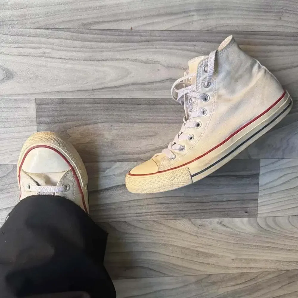 Converse Chuck Taylor All Star High Top Sneakers Cream M7650